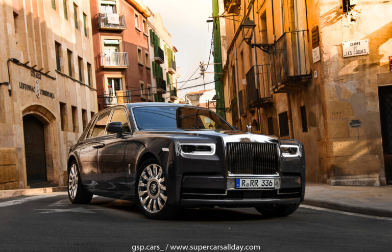Rolls Royce Phantom VIII (1)