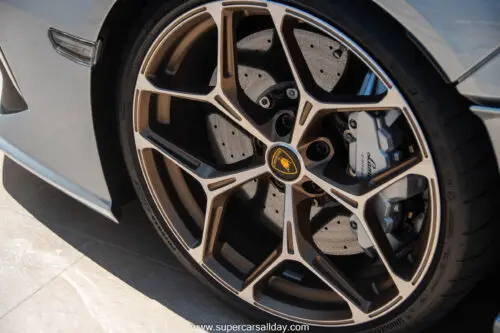 Lamborghini Revuelto (4)