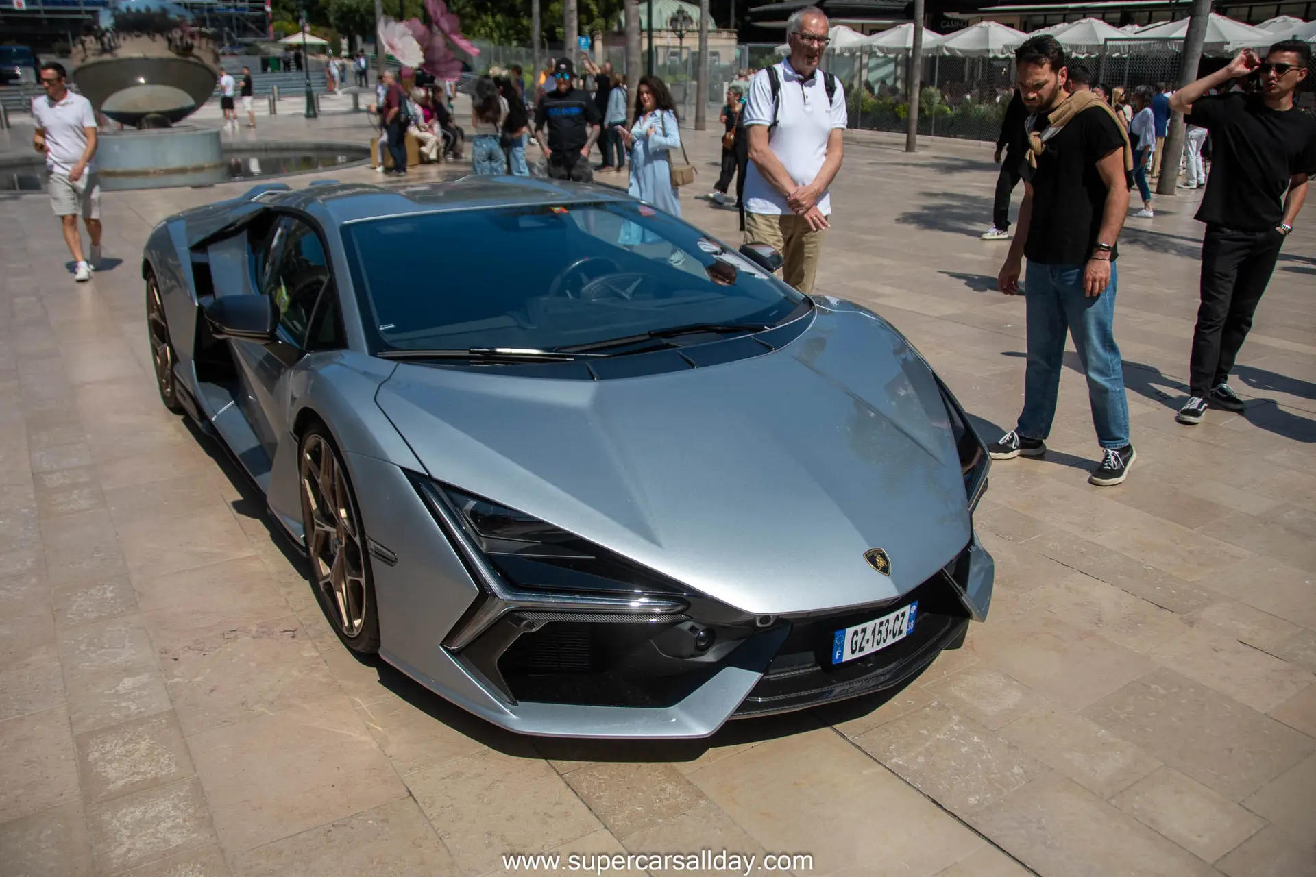 Lamborghini Revuelto (7)