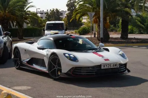 Aston Martin Valhalla (1)