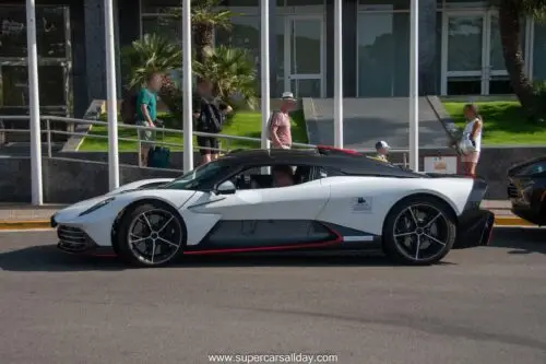Aston Martin Valhalla (3)