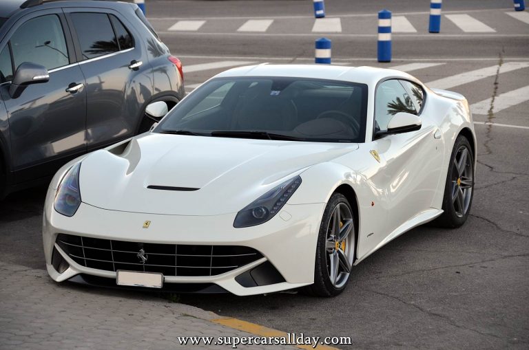 Ferrari F12 Berlinetta (10)